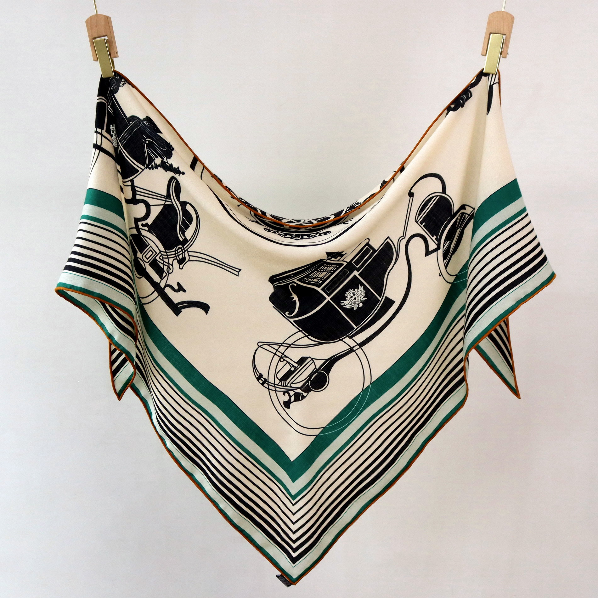 Vintage Equestrian Print Silk  - Pashmina Wrap Large recensie en prijs