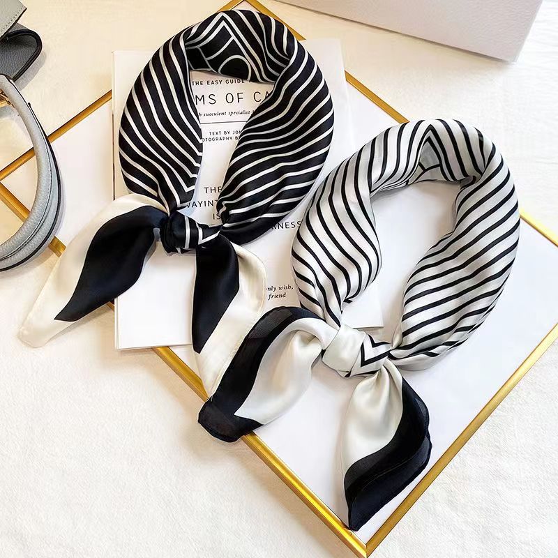 Fashion Square 70cm Black and  - Silk Tie Striped recensie en prijs
