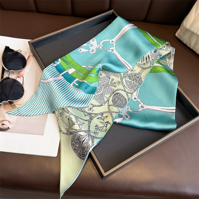 Women's Double-sided Print Sil - Ascot Neck Scarf recensie en prijs