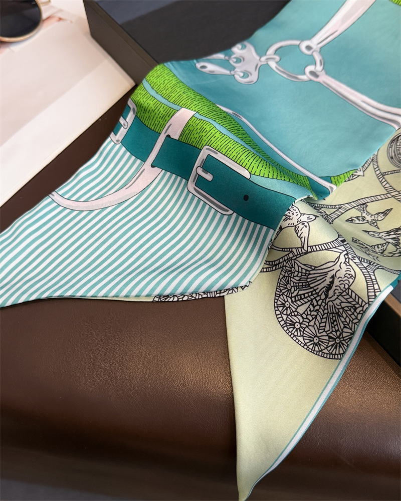 Women's Double-sided Print Sil - Ascot Neck Scarf recensie en prijs