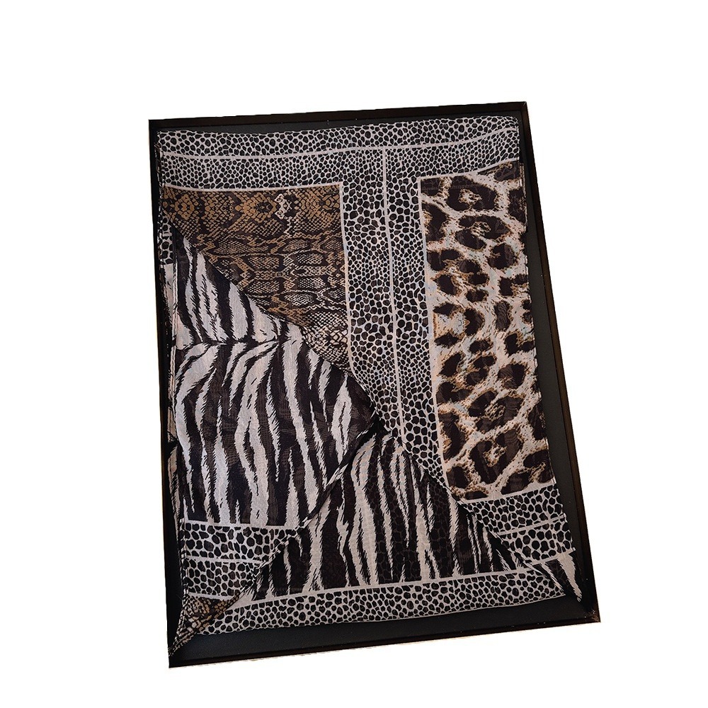 Leopard Small Long Silk Scarf  - Silk Tie Striped recensie en prijs