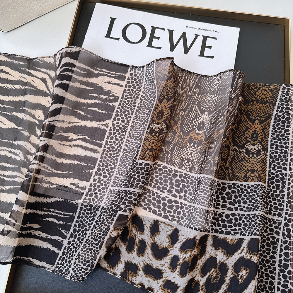 Leopard Small Long Silk Scarf  - Silk Tie Striped recensie en prijs