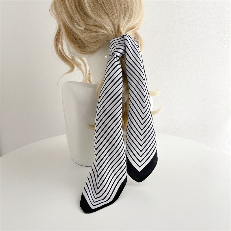 Luxury Stripe Silk Square Scar - Silk Tie Striped recensie en prijs