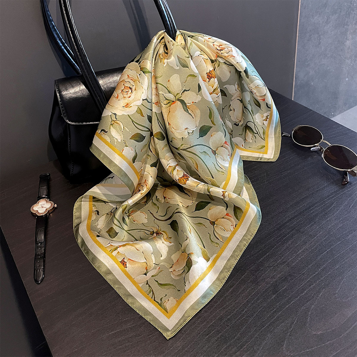 Designer Floral Square 65cm Ne - Bandana Cotton recensie en prijs
